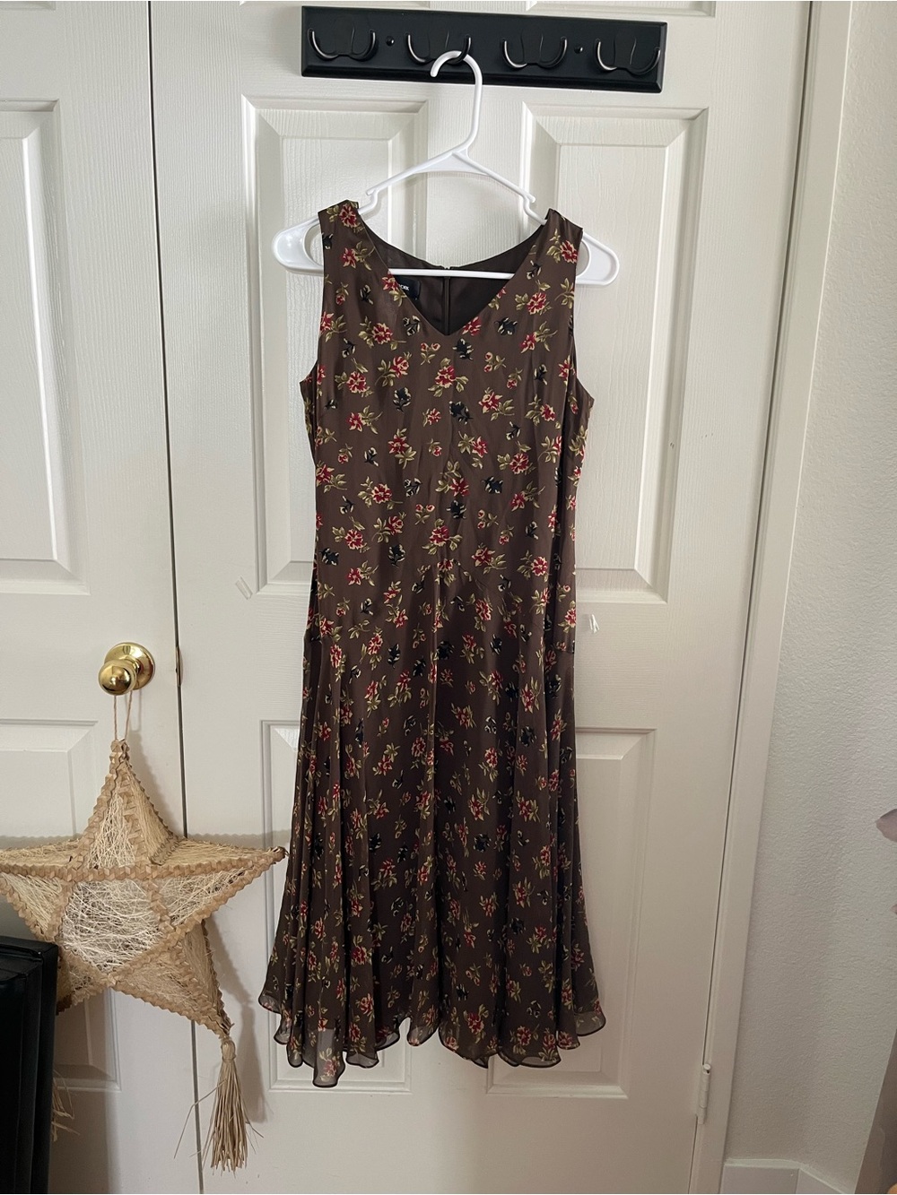 Brown Floral JONES NEW YORK Sleeveless V-Neck Midi Dress